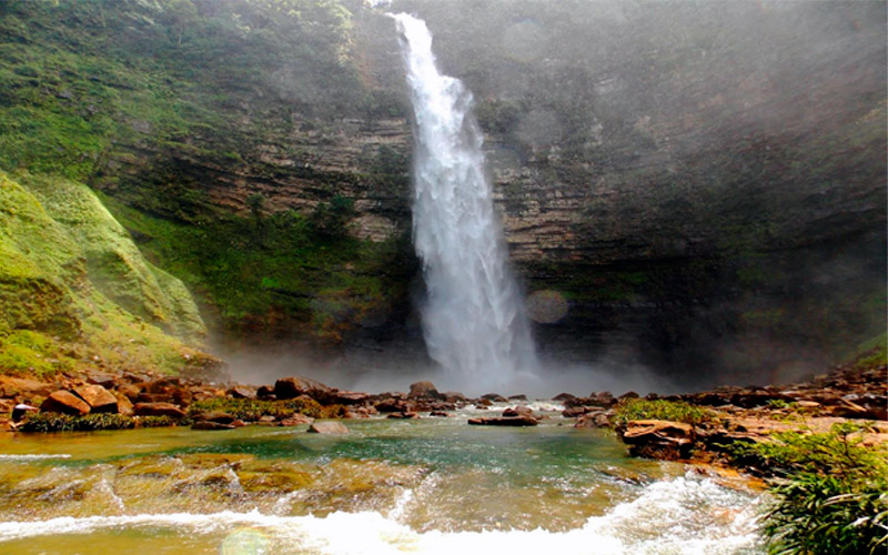 Caida de agua La Macarena