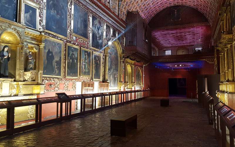 Interior Iglesia Santa Clara Bogotá