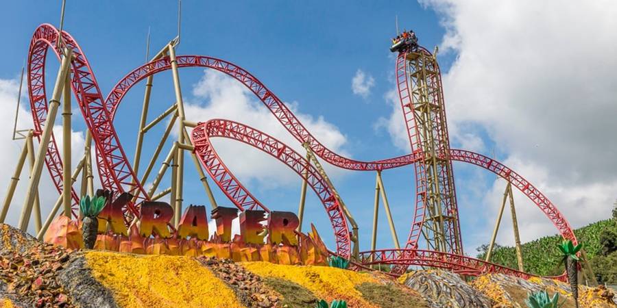 Montaña rusa parque del café