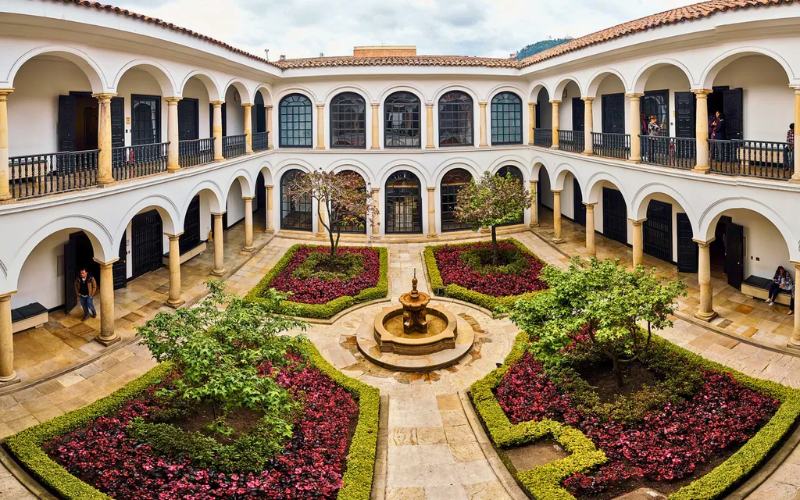 Museo Botero de Bogotá, Jardines