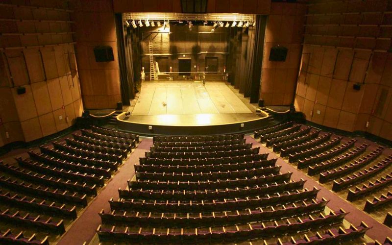 Escenario del Teatro Jorge Eliécer Gaitán